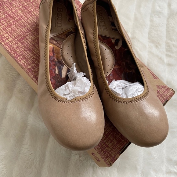 NEW Julianne Leather Flats - Picture 3 of 3